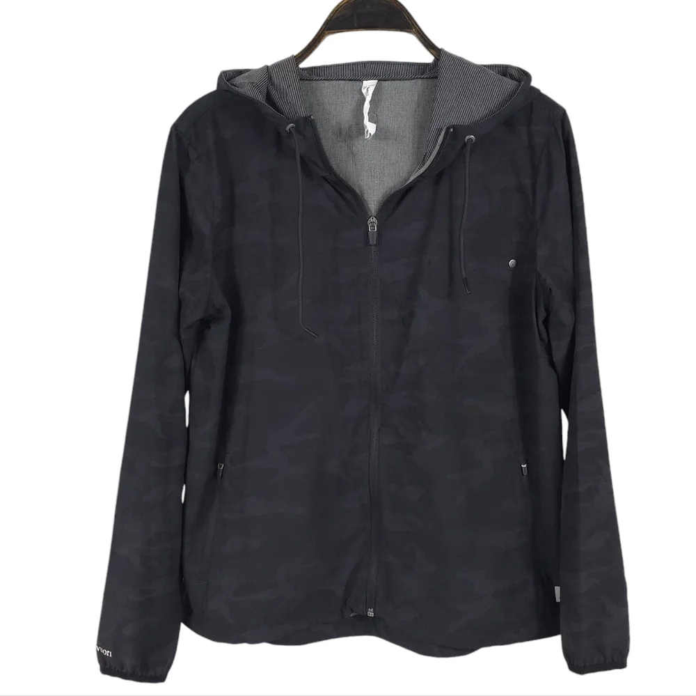 Vuori Black Camo Women's Jacket - Picture 3 of 8